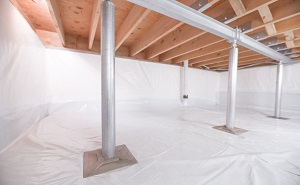 Crawl space structural support jacks installed in Crystal City